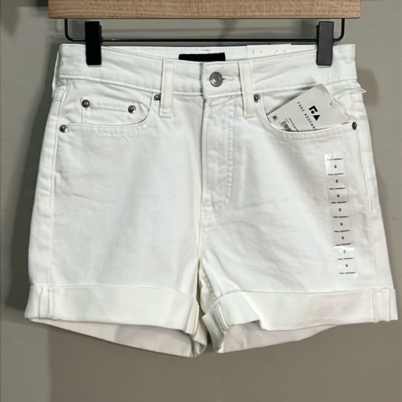 Free Assembly Pants - Free Assembly Jean Shorts Bone White Rolled Up Cuff Vintage Look 80’s Fall